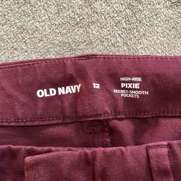 Women’s Old Navy High-Rise Pixie Pant - 12 - Picture 2 of 8